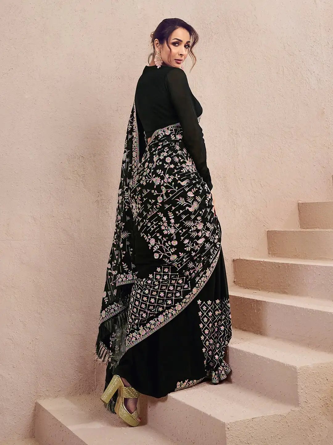 Floral Multi Thread and Sequins Embroidered Partywear Saree (SC23315) - Image 4