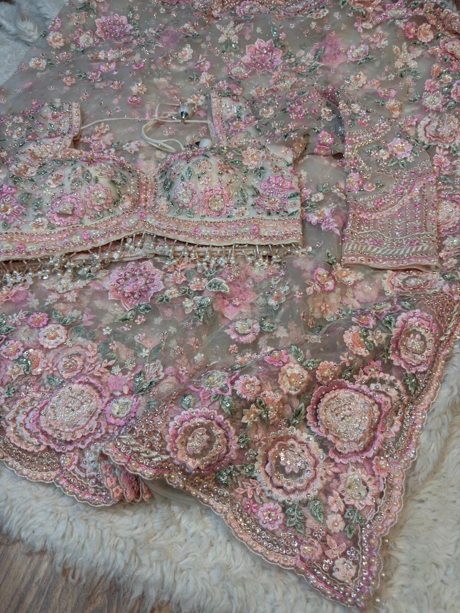 Ultra Luxury Celebrity Designers Inspired 3D Floral Net Saree with Readymade Blouse (SC47111) - Image 5