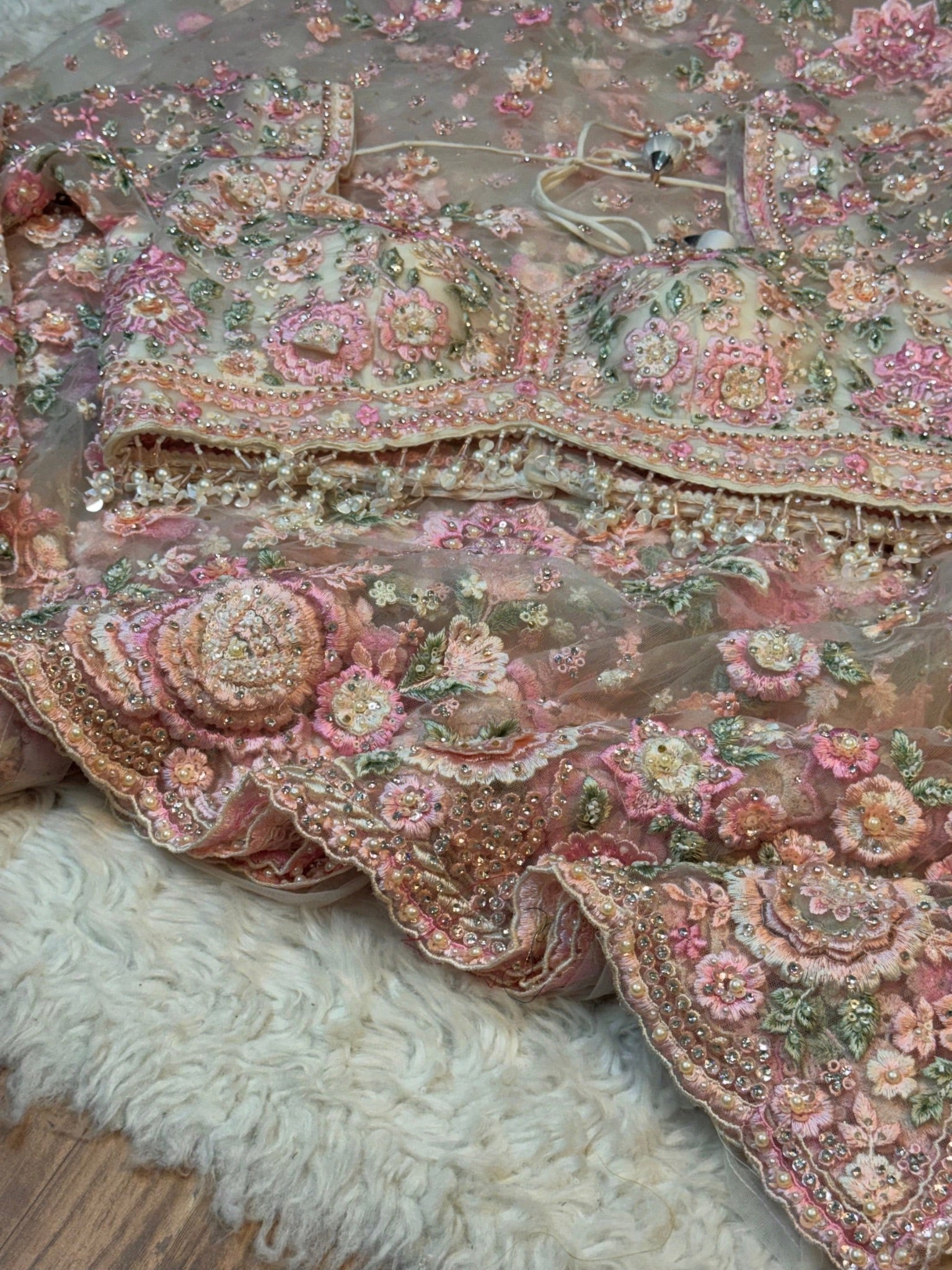 Ultra Luxury Celebrity Designers Inspired 3D Floral Net Saree with Readymade Blouse (SC47111) - Image 4