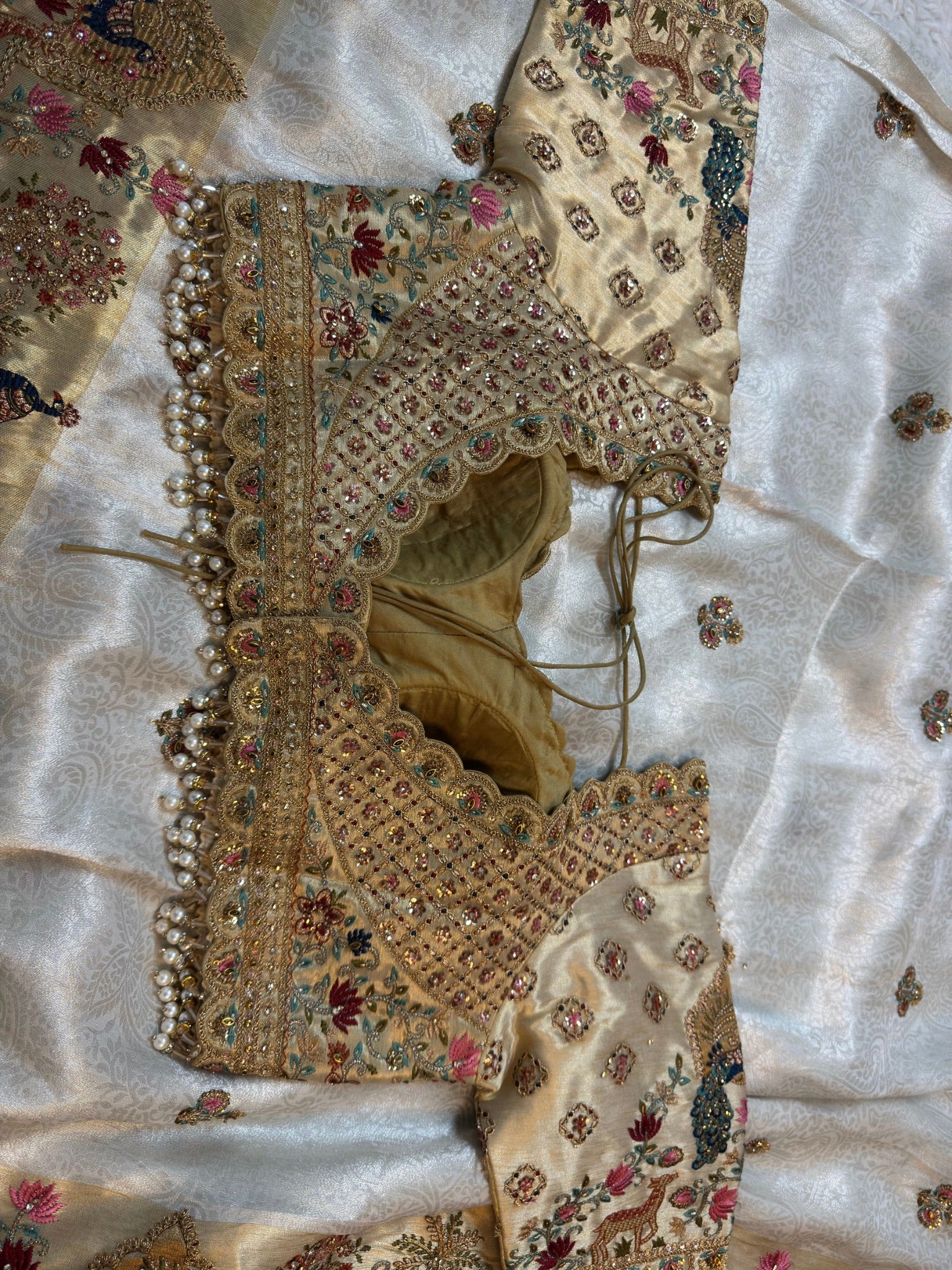 Ivory Jacquard Silk Ultra Luxury Saree with Peacock & Elephant Embroidered Border with Readymade Blouse (SC46111) - Image 4