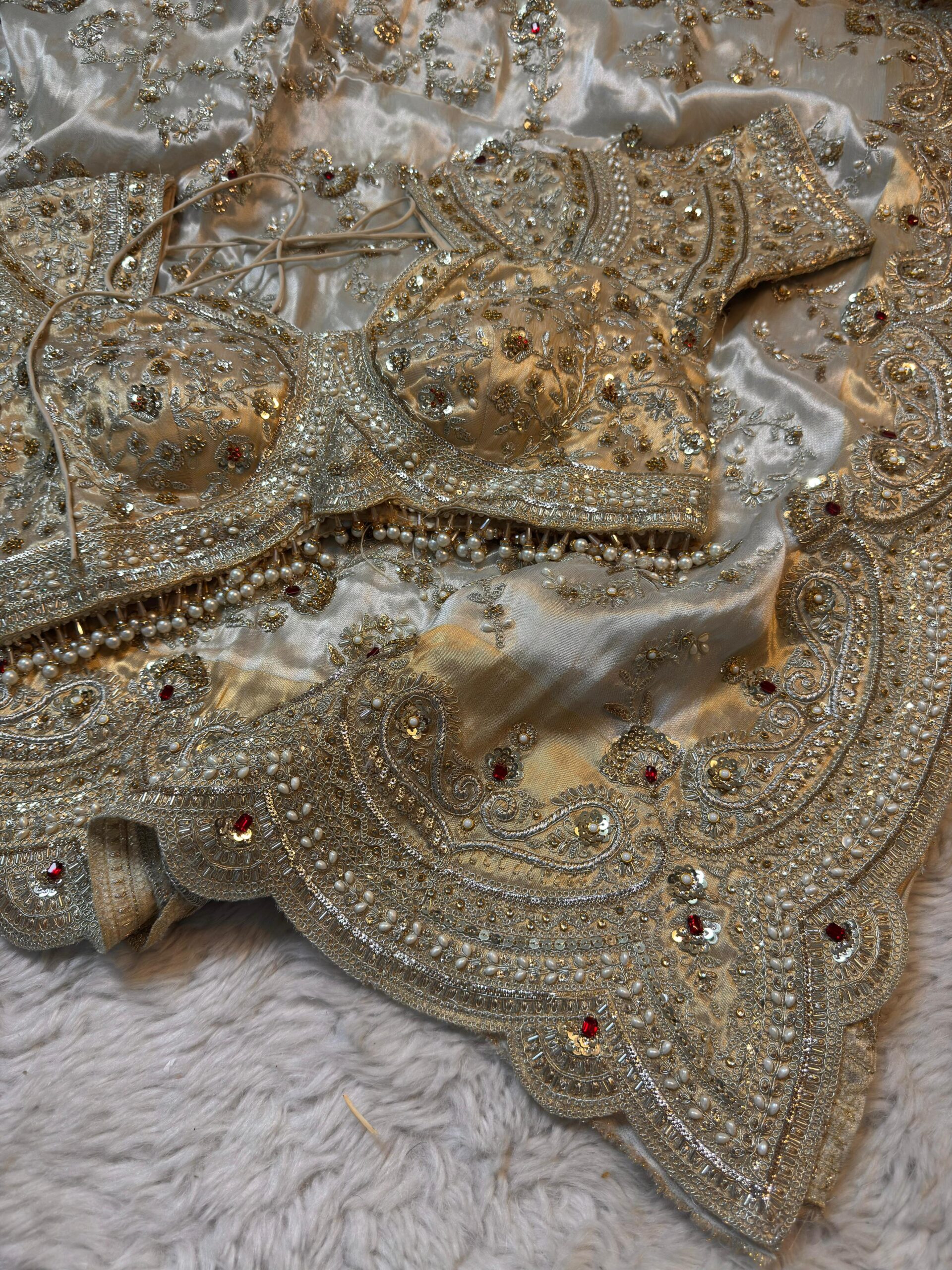 Royal Ivory Designer Saree with Heavy Zardosi Pearl & Cutdana Beads Handwork with Readymade Blouse (SC41222)