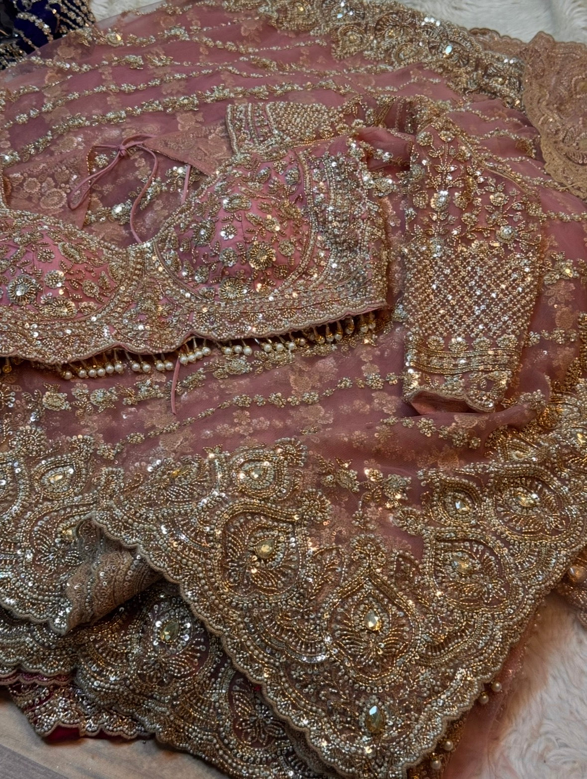 Ultra Luxury Peach Powder Pink Soft Net Designer Saree with Pearl, Sequins, Cutdana, Beads, Diamond, Zari Embroidery Work Saree with Readymade Blouse (SC39114)