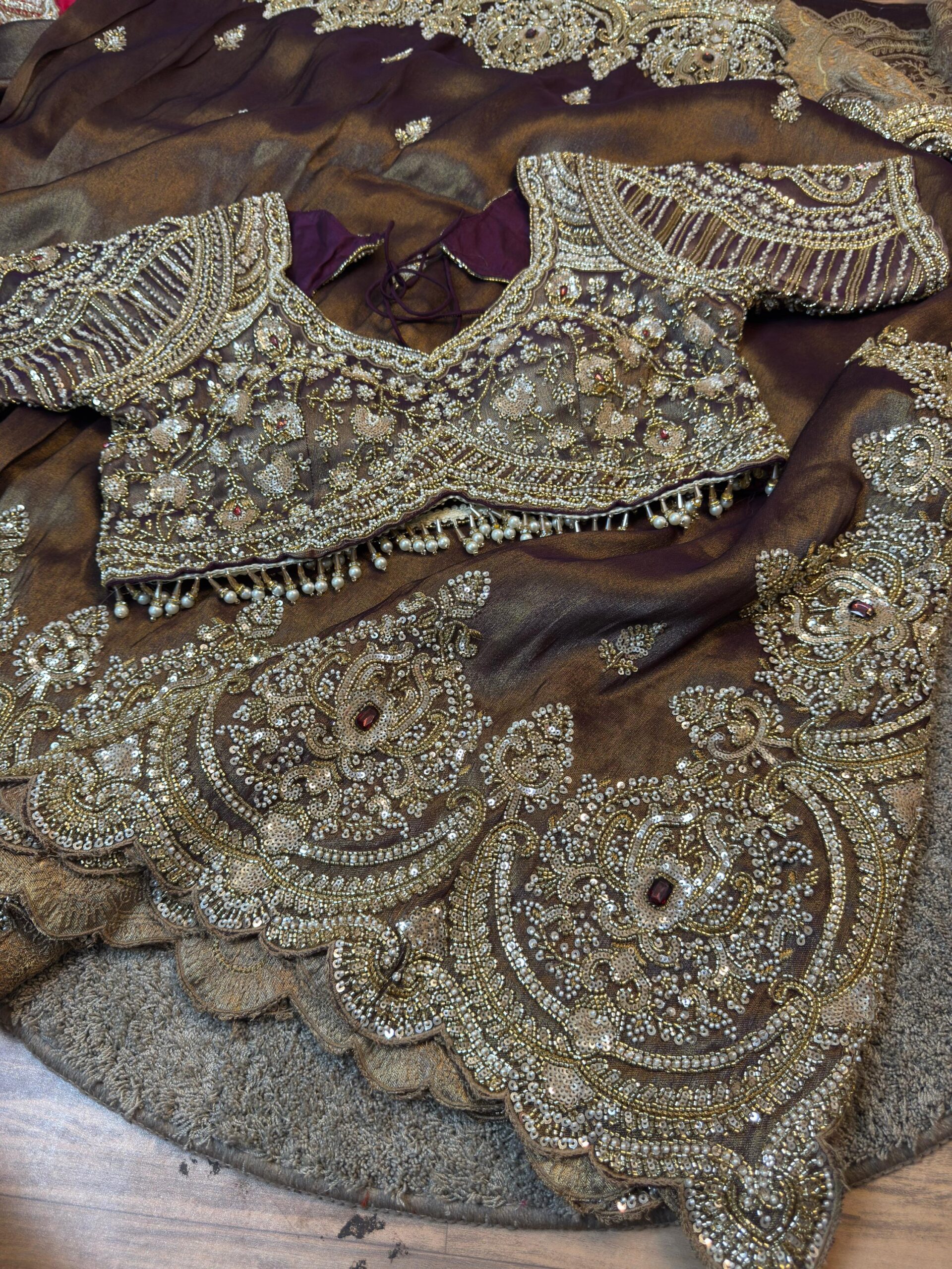 Ultra Luxury Brown Saree with Pearl, Zari, Sequins, Cutdana, Beads, Diamond Embroidery Work Saree with Readymade Blouse (SC42113) - Image 7