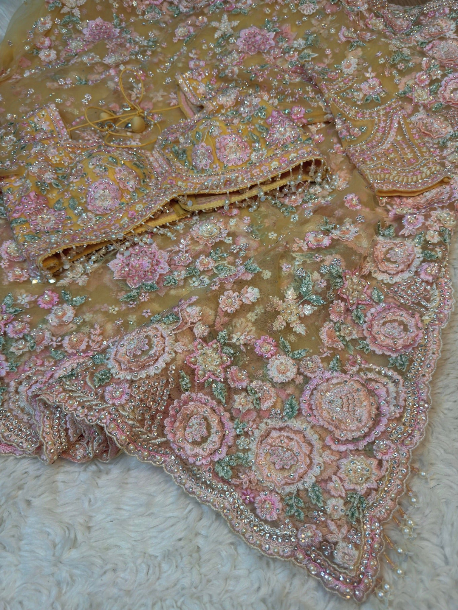 Ultra Luxury Lemon Yellow Celebrity Designers Inspired 3D Floral Net Saree with Readymade Blouse - Lemon Yellow (SC47112)