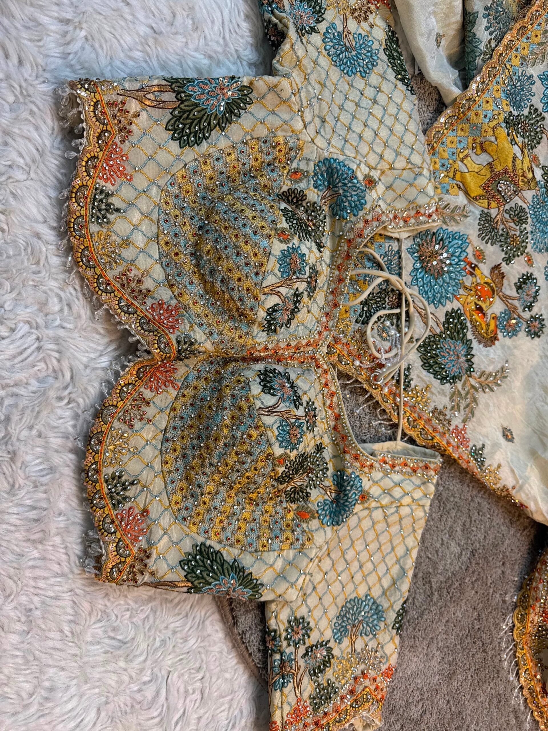 Royal Heritage Silk Saree with Zari, Sequins, Multi Thread Embroidery Work Saree & Stone Work with Readymade Blouse - Ivory (SC84111) - Image 3