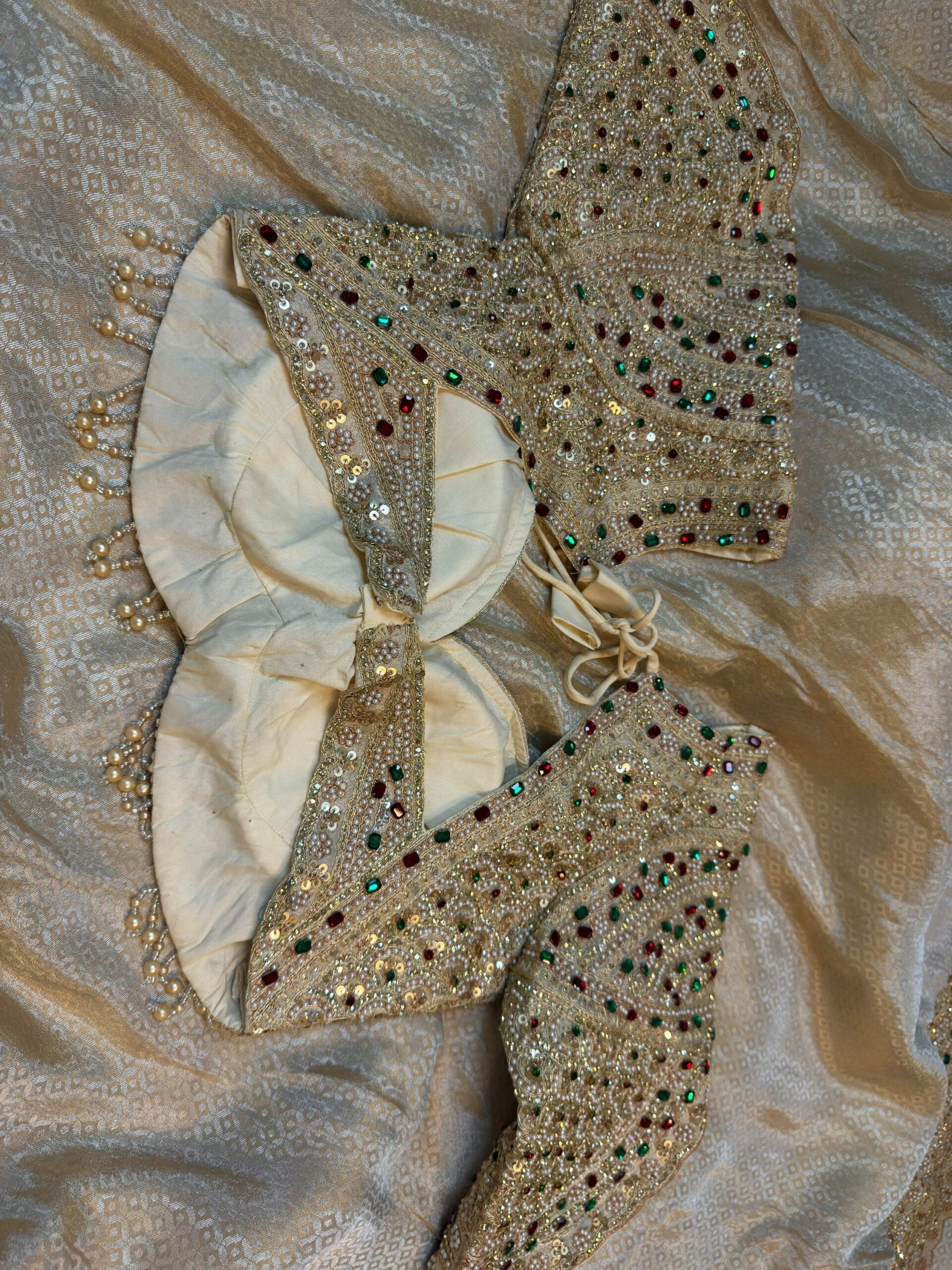 Luxury Jacquard Silk Saree with Multicolour Handcrafted Pearl, Zari & Stone Work with Readymade Blouse - Champagne Gold (SC51115) - Image 4