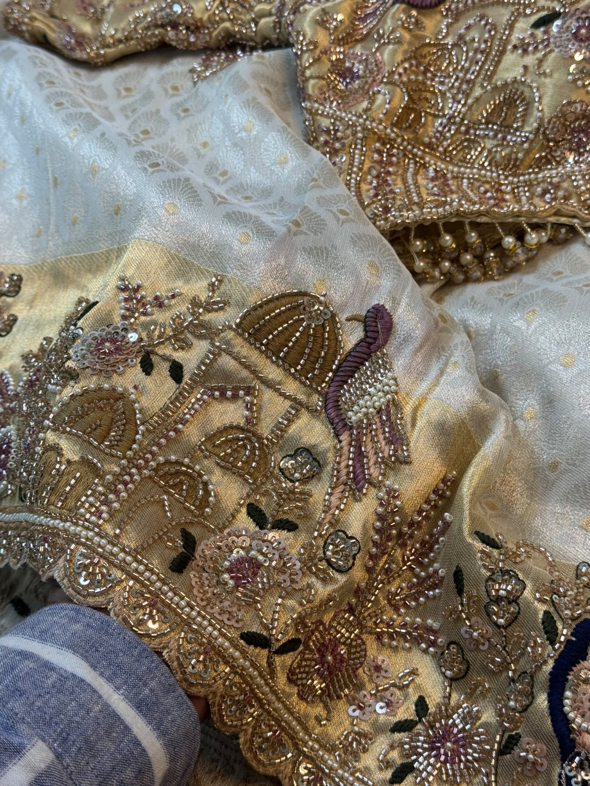Luxury Jacquard Silk Saree with Pearl, Sequins, Cutdana Beads & Intricate Embroidery Work with Readymade Blouse - Ivory Cream Gold (SC89111) - Image 2
