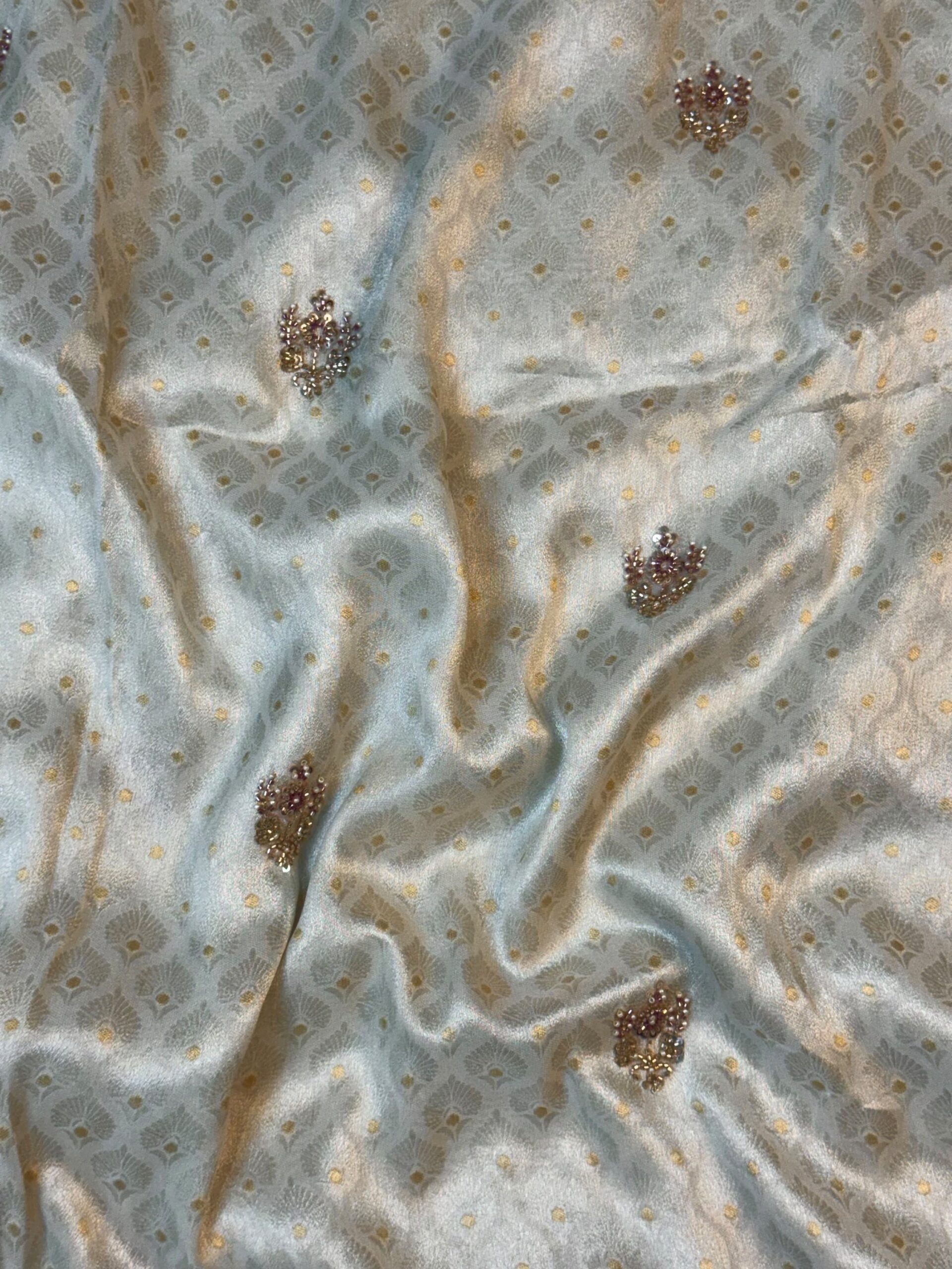 Luxury Jacquard Silk Saree with Pearl, Sequins, Cutdana Beads & Intricate Embroidery Work with Readymade Blouse - Ivory Cream Gold (SC89111) - Image 5